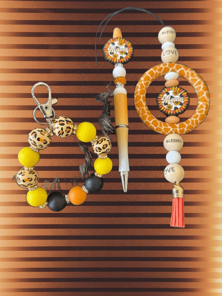Safari Mama Set – Handmade Beaded Pen, Cheetah Wristlet & Puff Keychain