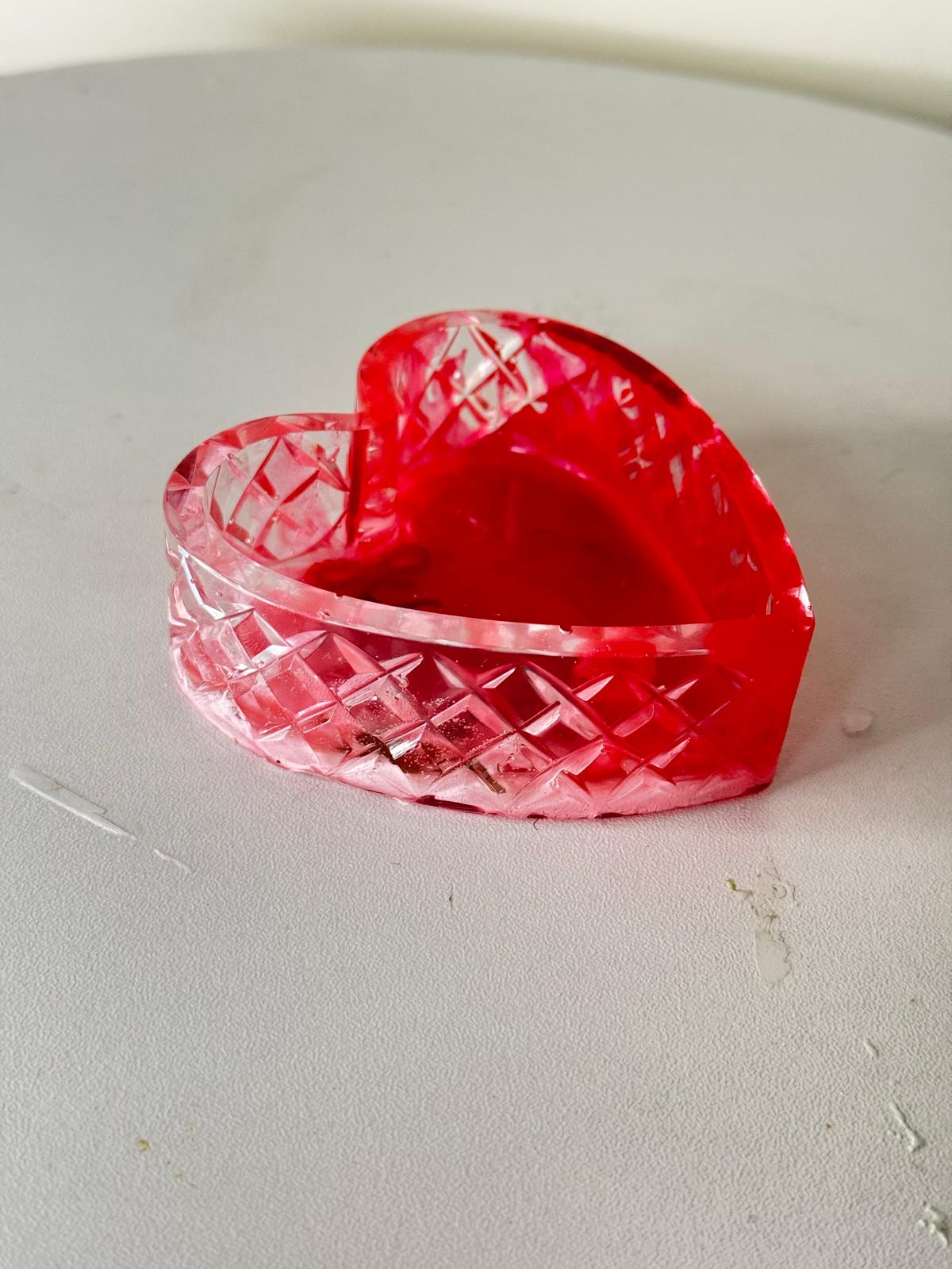 Crystal Love – Heart-Shaped Resin Trinket Dish"