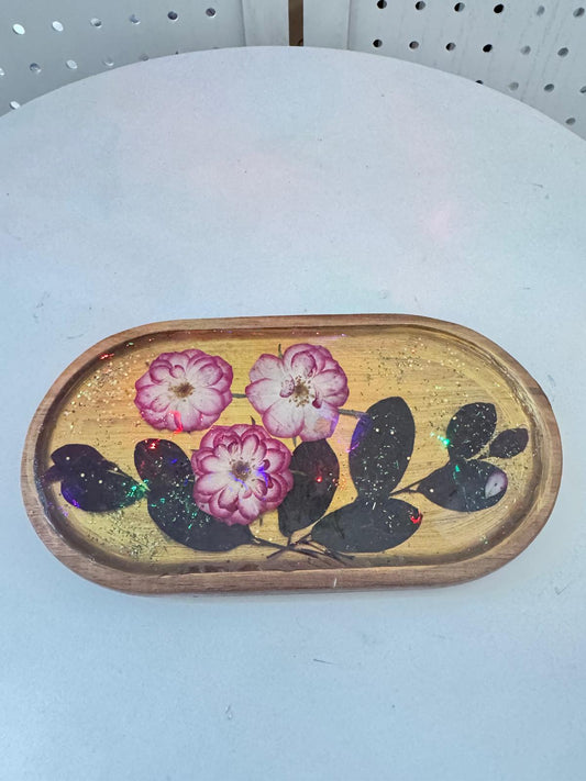 "Botanical Elegance – Handmade Wooden Resin Tray"